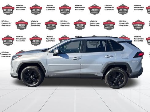 Used 2022 Toyota RAV4 LE image 8