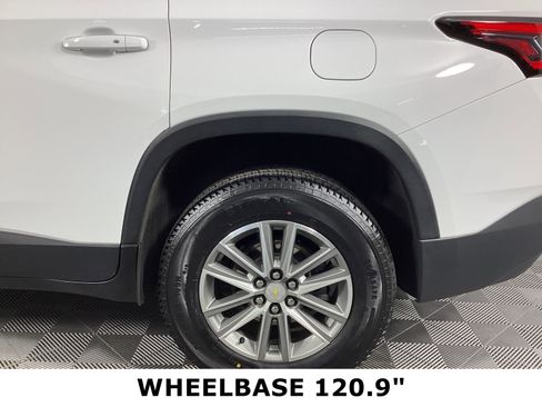 Used 2022 Chevrolet Traverse LT image 9