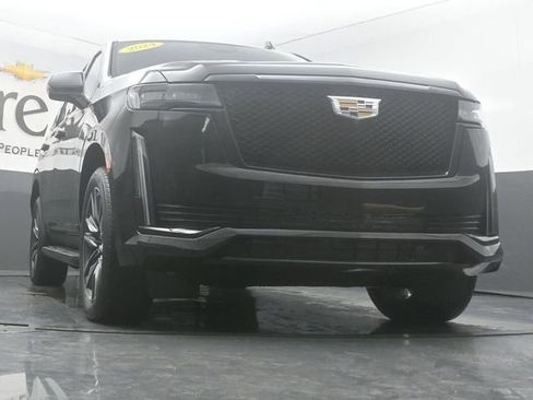 Used 2024 Cadillac Escalade Sport AWD/4WD image 3