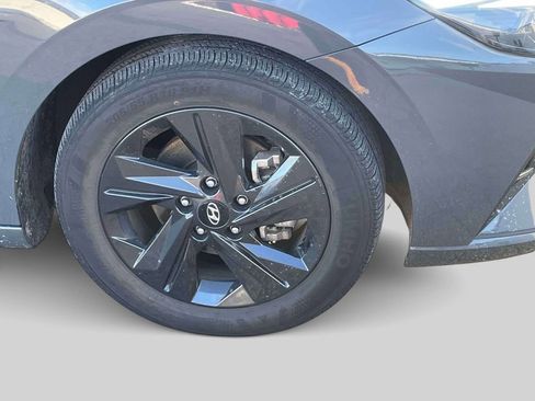 Certified 2023 Hyundai Elantra SEL image 9