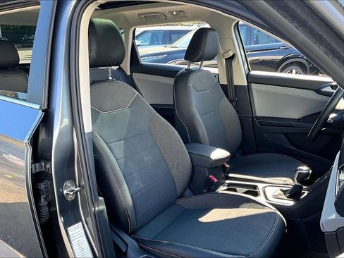 Used 2024 Volkswagen Taos SE image 27