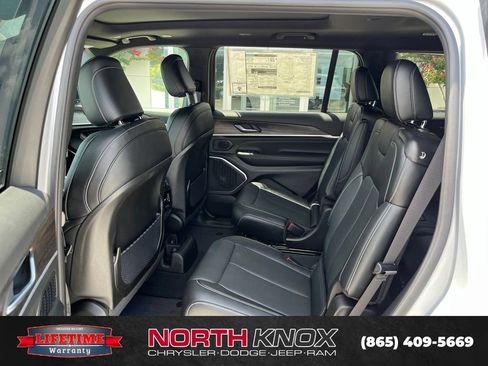 New 2026 Jeep Grand Cherokee L Limited AWD/4WD image 15