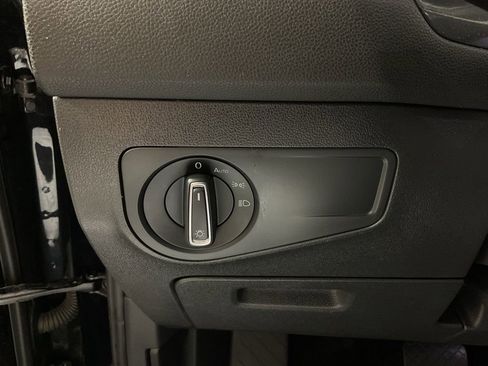 Used 2022 Volkswagen Tiguan SE AWD/4WD image 28