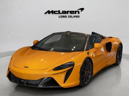 Used 2026 McLaren Artura Spider RWD image 46