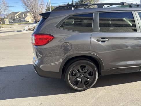 Used 2025 Subaru Ascent Onyx Edition image 6