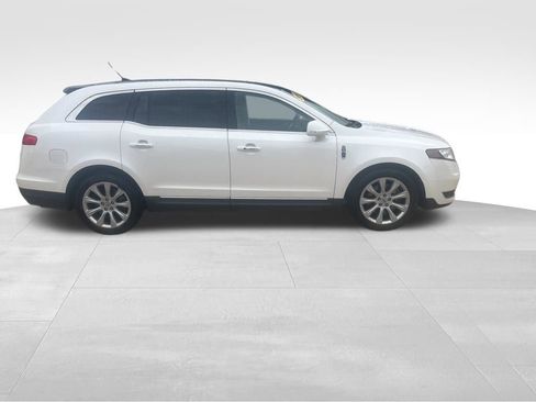 Used 2013 Lincoln MKT AWD image 5