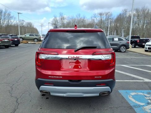Used 2023 GMC Acadia SLT w/ Preferred Package AWD/4WD image 3