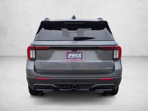 Used 2025 Ford Explorer ST-Line w/ ST-Line Street Pack image 6
