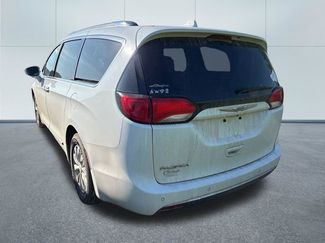 Used 2018 Chrysler Pacifica Touring-L Plus FWD video 2