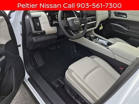 New 2026 Nissan Pathfinder SL w/ SL Premium Package FWD image 10
