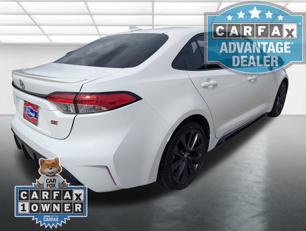 Used 2025 Toyota Corolla SE FWD image 2