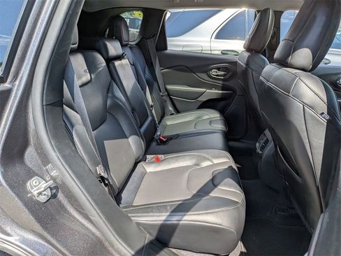 Used 2022 Jeep Cherokee Limited image 22