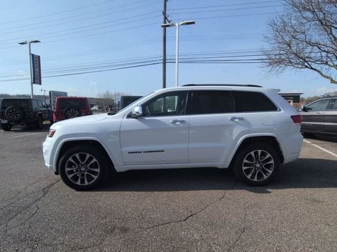 Used 2018 Jeep Grand Cherokee Overland AWD/4WD image 6