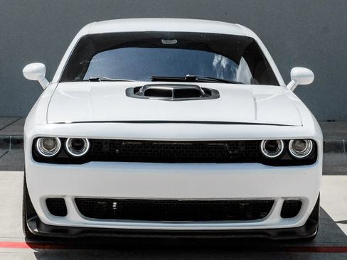 Used 2018 Dodge Challenger R/T Scat Pack RWD image 5