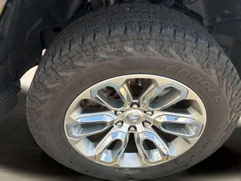 Used 2023 RAM 1500 Laramie AWD/4WD image 12