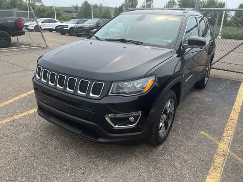 Used 2019 Jeep Compass Limited AWD/4WD image 3