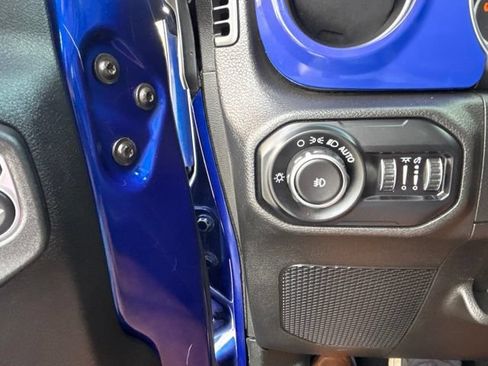 Used 2018 Jeep Wrangler Unlimited Sport S AWD/4WD image 18