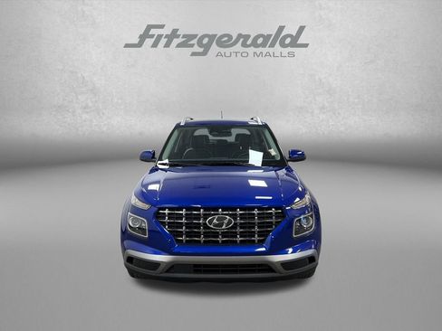 Used 2023 Hyundai Venue Limited w/ Cargo Package FWD image 9