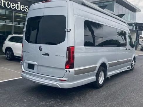 Used 2022 Mercedes-Benz Sprinter 3500 image 4