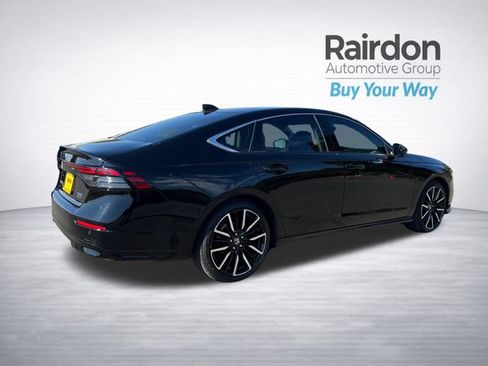 Used 2023 Honda Accord Touring image 7