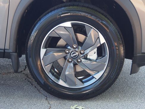 Used 2026 Nissan Rogue SV image 9