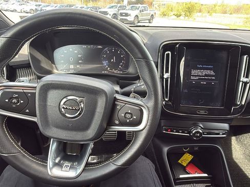 Used 2019 Volvo XC40 T5 R-Design AWD/4WD image 26