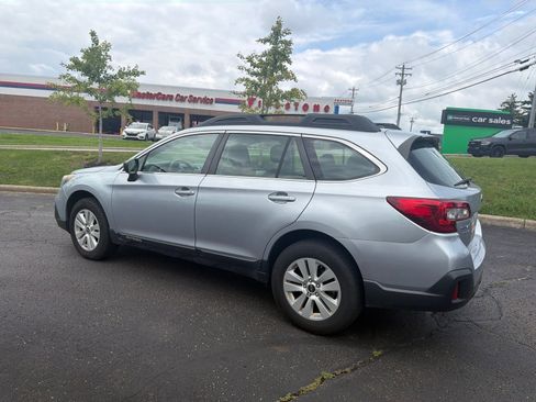 Used 2019 Subaru Outback 2.5i AWD/4WD image 9