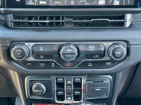 Used 2024 Jeep Wrangler Unlimited Rubicon 4xe AWD/4WD image 45