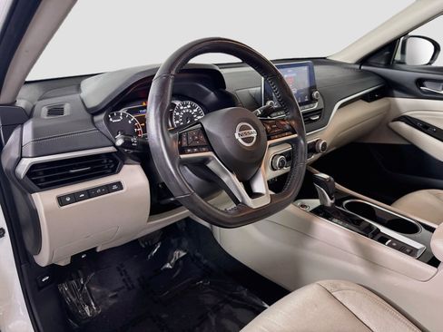 Used 2022 Nissan Altima 2.5 SV w/ SV Premium Package FWD image 23