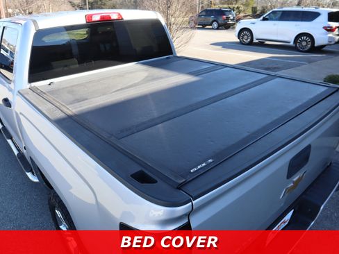 Used 2018 Chevrolet Silverado 1500 Custom w/ Custom Value Package image 9