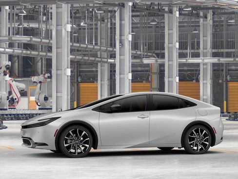 New 2026 Toyota Prius Plug-In Hybrid FWD image 3