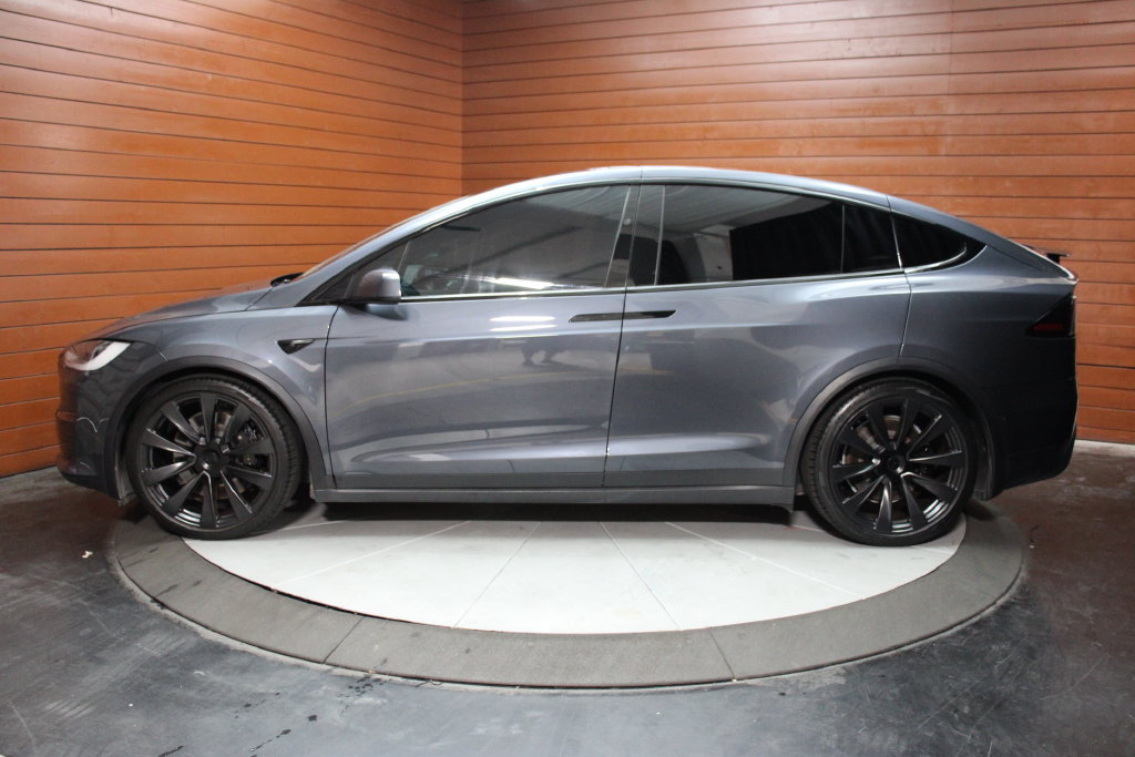 Used 2023 Tesla Model X AWD/4WD image 32
