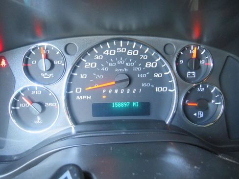 Used 2009 Chevrolet Express 2500 Extended RWD image 11