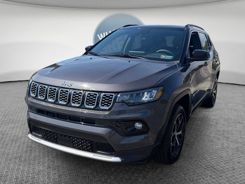 Used 2024 Jeep Compass Limited w/ Sun and Sound Group AWD/4WD image 8