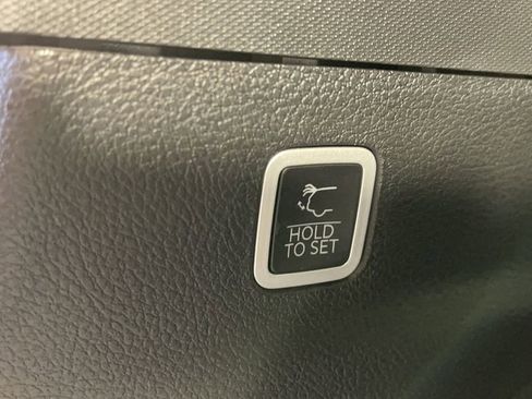 New 2025 Jeep Wagoneer L Series II image 34