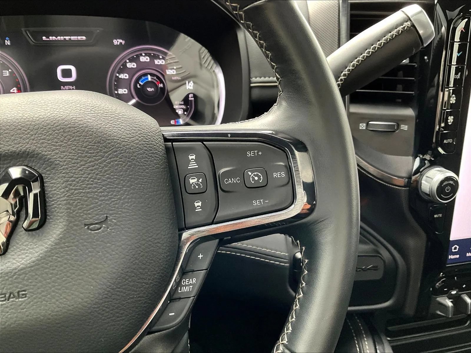 Used 2024 RAM 2500 Limited AWD/4WD image 21