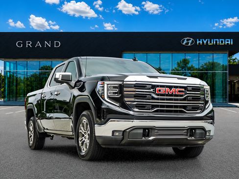 Used 2025 GMC Sierra 1500 SLT AWD/4WD image 8