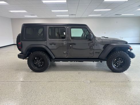 Used 2024 Jeep Wrangler Willys image 7