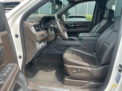 Used 2021 GMC Yukon XL Denali AWD/4WD image 11