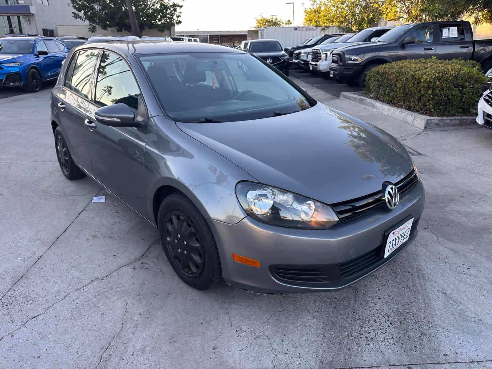 Used 2014 Volkswagen Golf 4-Door FWD image 7