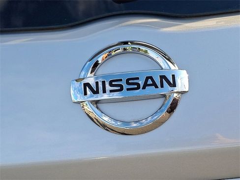 Used 2020 Nissan Kicks SR w/ Interior Electronics Package image 28