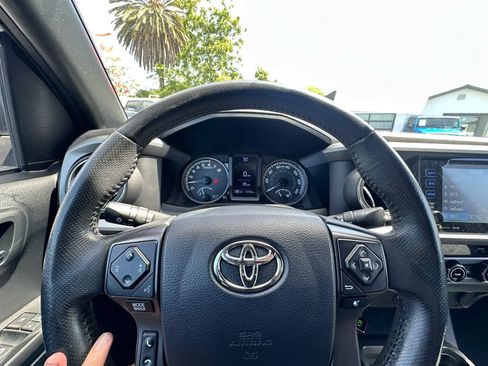 Used 2017 Toyota Tacoma TRD Off-Road w/ Tow Package AWD/4WD image 23