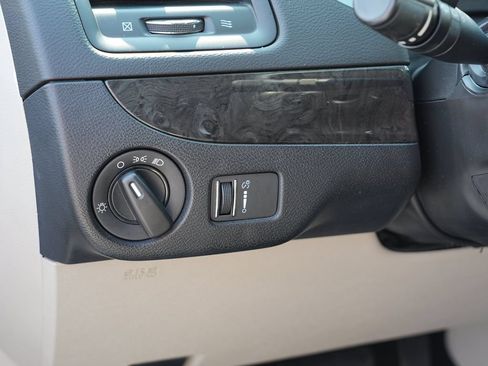 Used 2018 Dodge Grand Caravan SE w/ UConnect Hands-Free Group FWD image 15