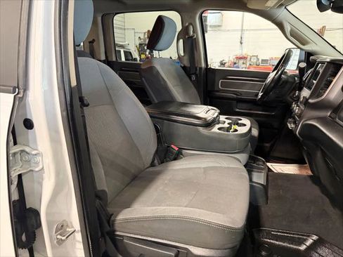 Certified 2019 RAM 2500 Big Horn AWD/4WD image 9