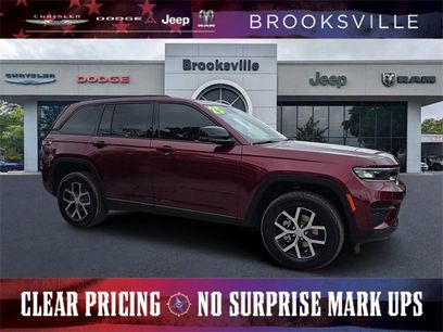 Used 2025 Jeep Grand Cherokee Altitude