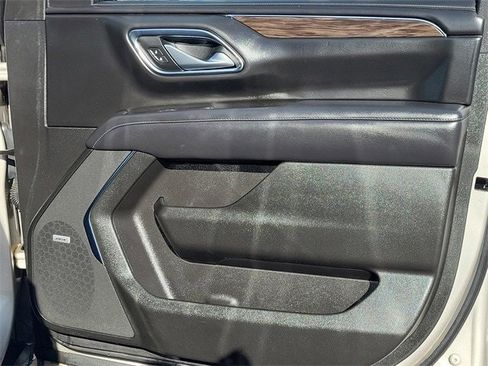 Used 2022 Chevrolet Tahoe Z71 w/ Luxury Package image 17