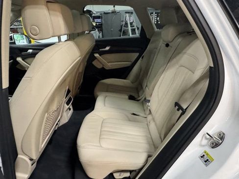 Certified 2022 Audi Q5 2.0T Premium Plus w/ Premium Plus Package AWD/4WD image 38