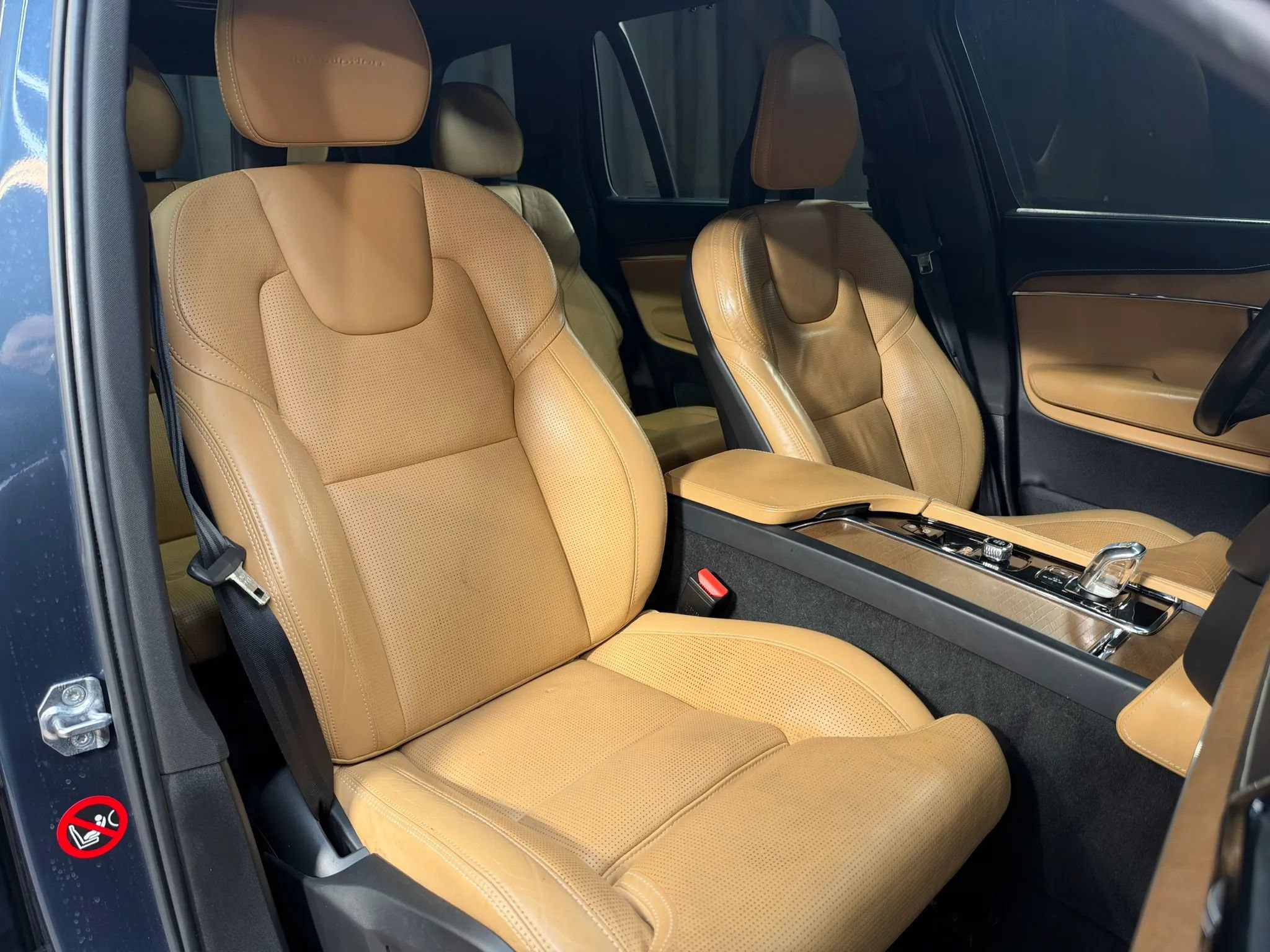 Used 2018 Volvo XC90 T8 Inscription w/ Convenience Package AWD/4WD image 35