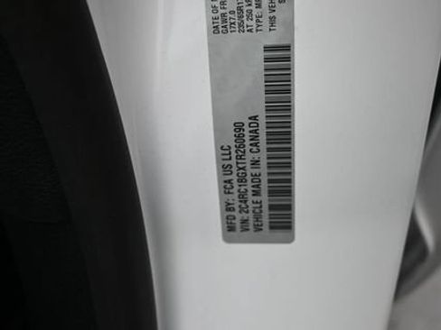 Used 2026 Chrysler Pacifica Select FWD image 16