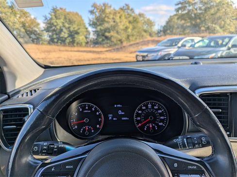 Used 2022 Kia Sportage EX w/ EX Technology Package image 31